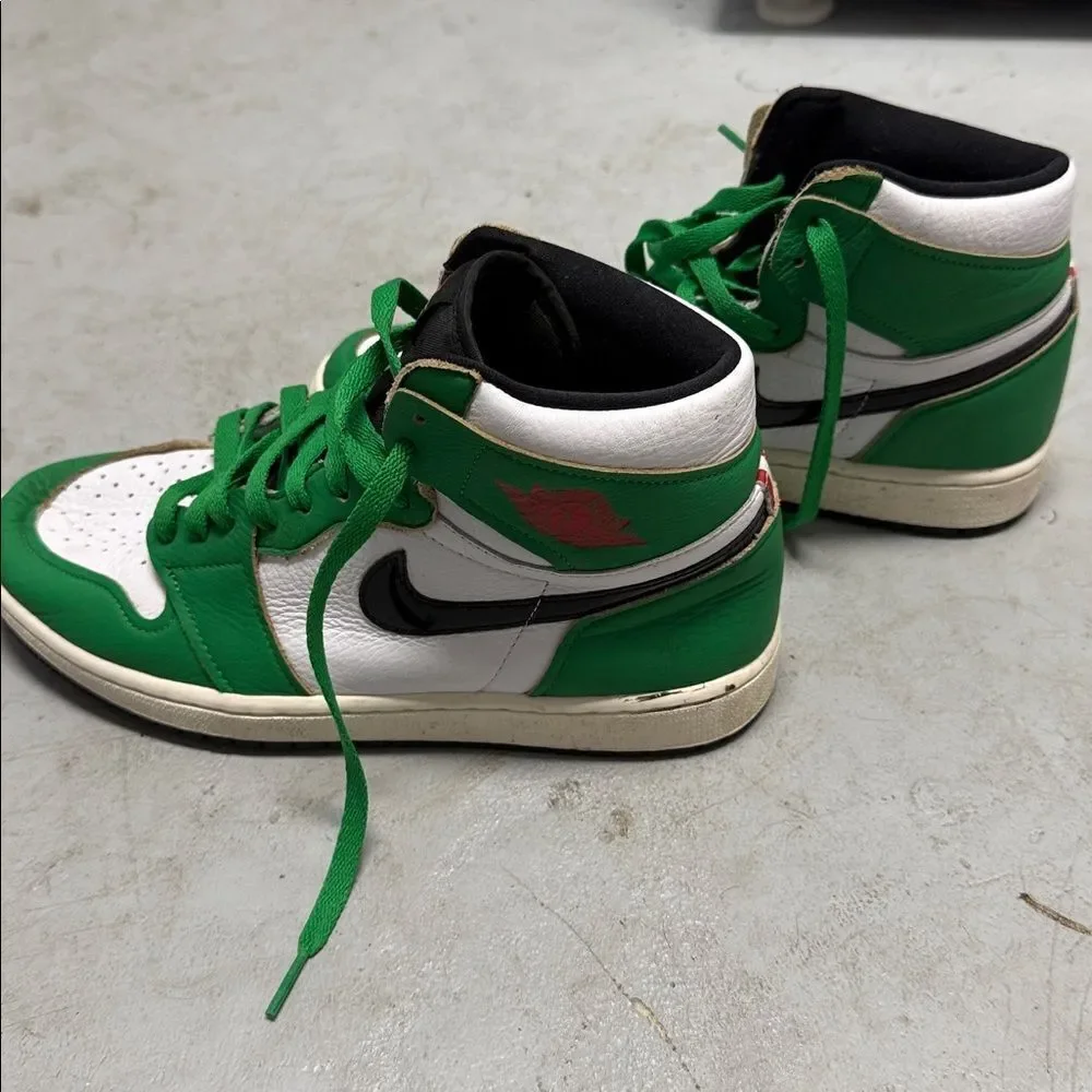 Green and White High-Top Sneakers Womens NIKE Size 10 - Great Condition